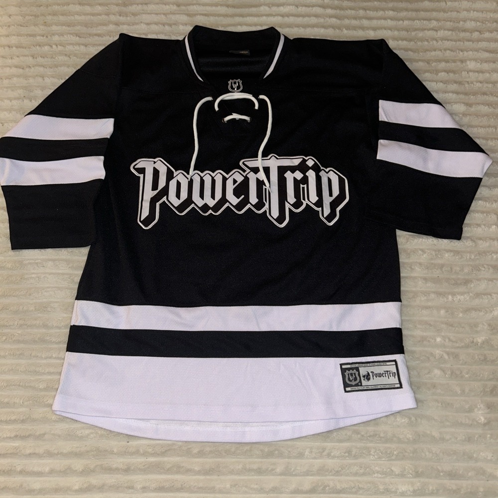 POWERTRIP HOCKEY BLACK/WHITE JERSEY #23 MENS SIZE SMALL